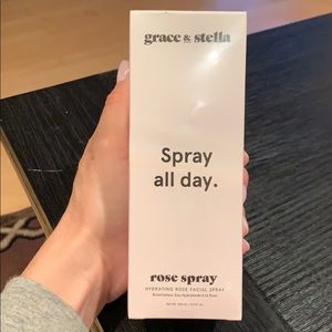 Grace & Stella Spray all day